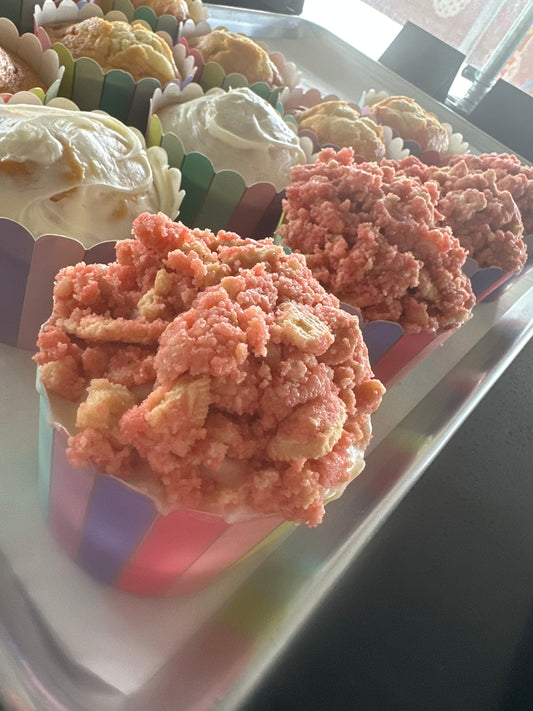 Strawberry shortcake crunch CAKE IN A CUP!!! It’s BACK!