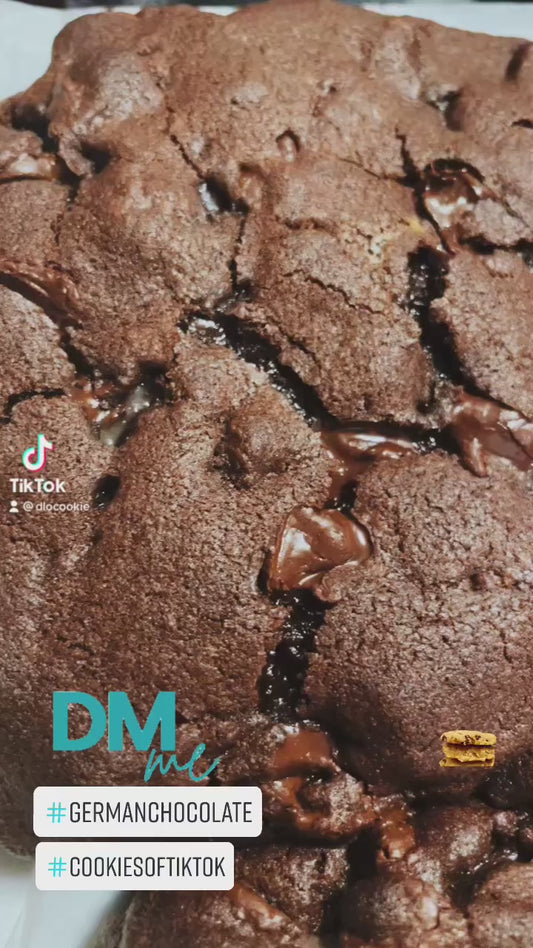 GERMAN CHOCOLATE COOKIECAKE!!!